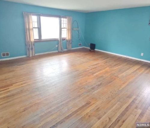 249 Lexington Ave, Dumont NJ 07628-1617 exterior