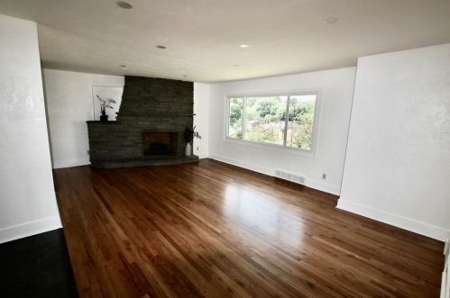 2351 Allender Ave, Pittsburgh PA 15220-3903 exterior