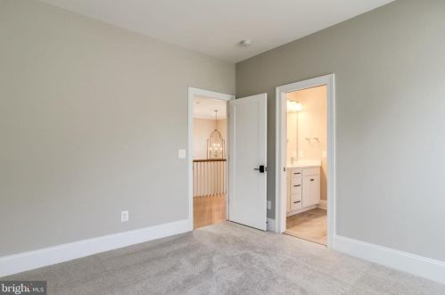 2733 1 St, Arlington VA 22203-2639 exterior