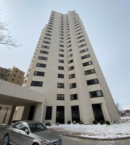 1633 Prospect Ave, Milwaukee WI  53202-2494 exterior