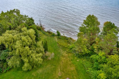 7321 County Road Ls, Manitowoc WI 54220-8881 exterior