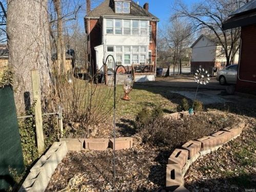 5530 Etzel Ave, Saint Louis MO 63112-3402 exterior