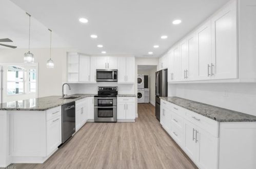 1410 Curlew Ave, Naples FL 34102-3405 exterior