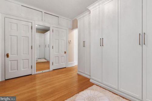 326 21 St, Philadelphia PA 19130-3237 exterior