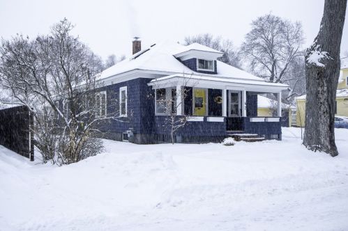 42 Noyes St, Concord NH 03301-2327 exterior