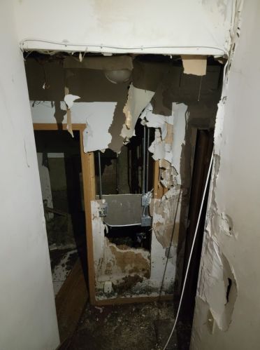 8010 Ridgeland Ave, Chicago IL  60617-1009 exterior