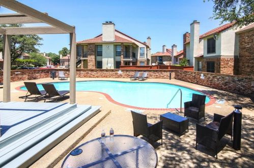 1045 Turtle Lake Blvd, Irving TX 75060-6700 exterior