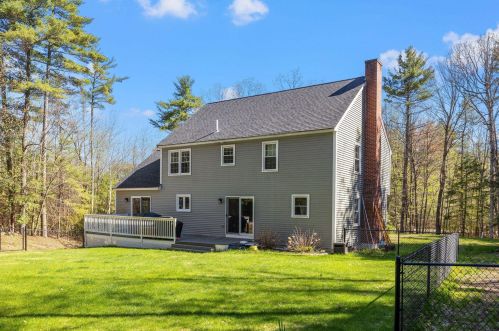 5 Spillway Ln, Concord NH 03301-8303 exterior