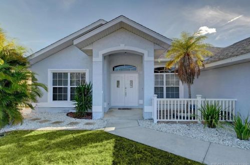 1309 Carlton Ct, Fort Pierce, FL 34949-3054
