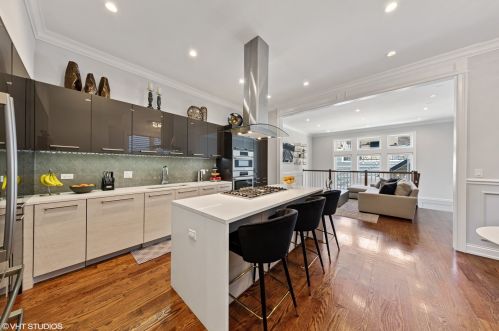 1746 Artesian Ave, Chicago IL  60647-5311 exterior