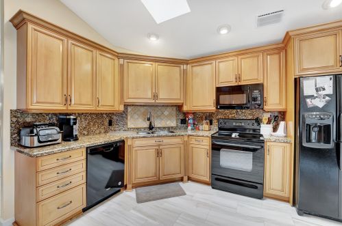 6151 Bay Is Dr, Boynton Beach FL 33437-4112 exterior