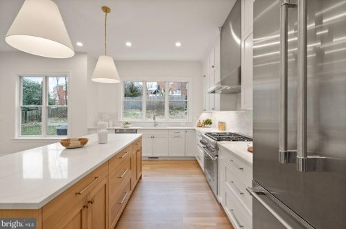 5543 10th St, Arlington VA  22205-2416 exterior