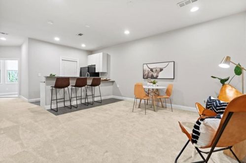 1732 Barfield Run, Atlanta GA  30318-2779 exterior