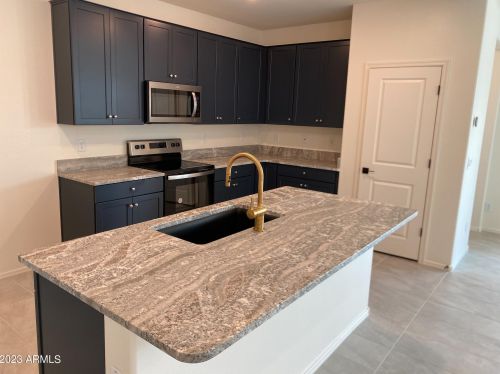 5839 23rd Ln, Phoenix, AZ 85041-2010