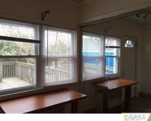 211 11th Ave, New Brunswick NJ 08904-3231 exterior