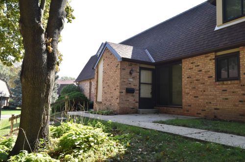 8657 73rd St, Milwaukee, WI 53223-2601