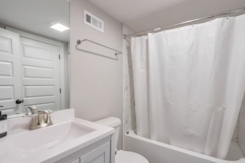 390 Holderness St, Atlanta GA 30310-1706 exterior