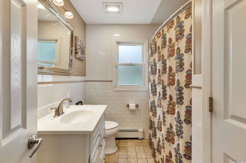 836 Locust Ave, Bohemia NY 11716-2186 exterior