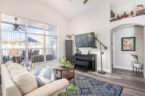 12219 Bishopsford Dr, Tampa FL 33626-1317 exterior