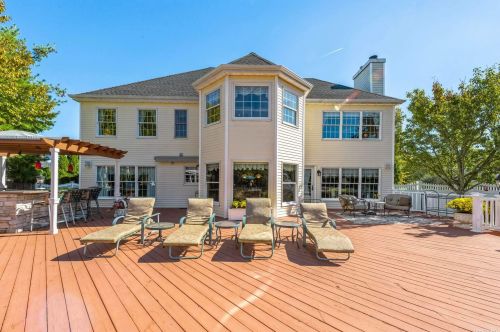 140 Hayrick Ln, Commack NY 11725-1232 exterior