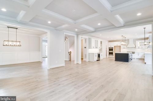 6208 Kellogg Dr, Mc Lean VA  22101-3121 exterior