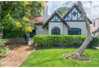 415 Davis Blvd, Tampa FL  33606-3649 exterior