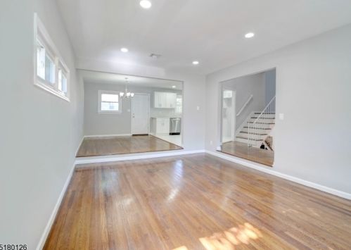 2215 Newark Ave, Scotch Plains NJ  07076-4672 exterior