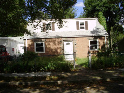 16 Rose Dr, Newton, MA 02465-1542