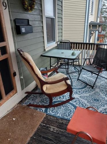 69 Evergreen St, Providence, RI 02906-1947