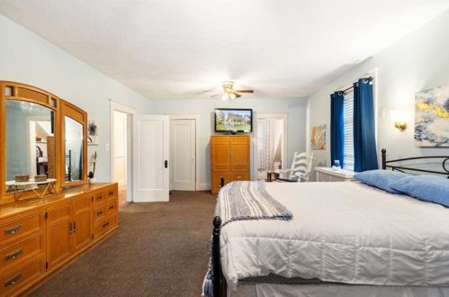 556 Perry Hwy, Pittsburgh PA 15229-2723 exterior