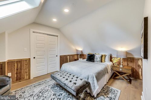 403 Dale Dr, Silver Spring MD  20910-5528 exterior