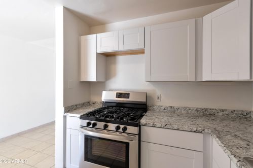 2007 38 Ave, Phoenix AZ 85053-4502 exterior