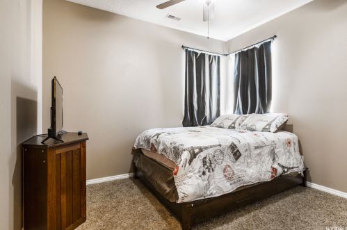 7381 Brittany Town Dr, Taylorsville UT 84084-4609 exterior