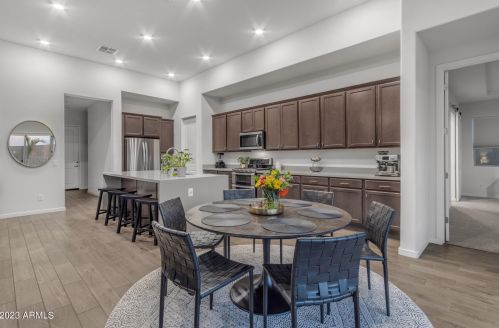 8513 22 Dr, Phoenix AZ 85041-7712 exterior