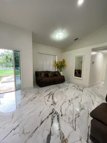 181 7 St, Naples FL 34117-2126 exterior