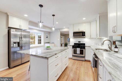 8428 Cherry Vly Ln, Alexandria VA 22309-2100 exterior