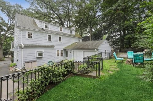 38 Claremont Dr, Maplewood, NJ 07040-2120