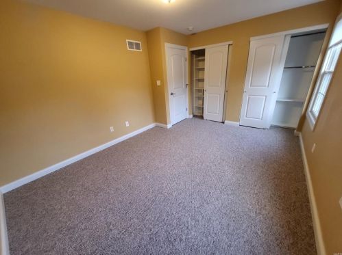 1 Crabapple Ct, Saint Louis MO 63132-3422 exterior