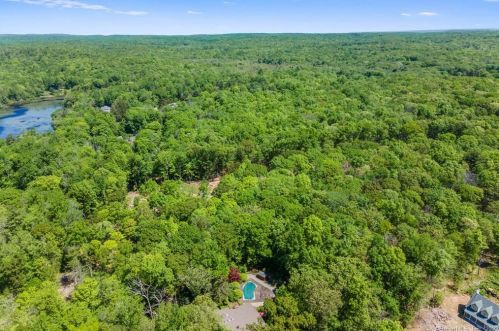 24 Beckwith Rd, Deep River CT 06419-1105 exterior