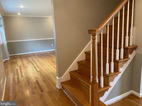 11820 Milbern Dr, Rockville MD  20854-3526 exterior