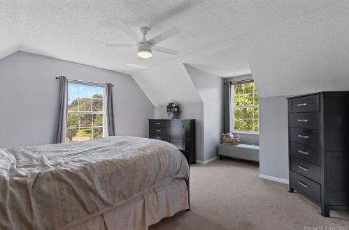 12 Canterbury Ln, Windsor CT 06095-2064 exterior