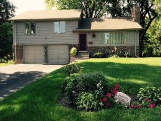 12037 Townview Rd, Hopkins, MN 55343-8626