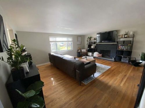 4814 Oakridge Dr, Pittsburgh PA 15227-1448 exterior