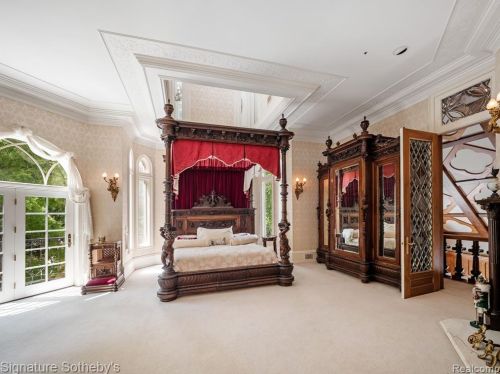 2009 Victoria Hl, Rochester MI exterior