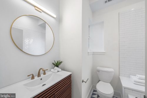 2008 16 St, Philadelphia PA 19121-2339 exterior