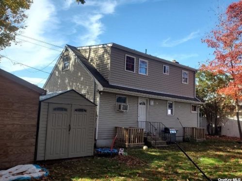 1101 Deer Park Ave, Babylon NY  11703-3107 exterior