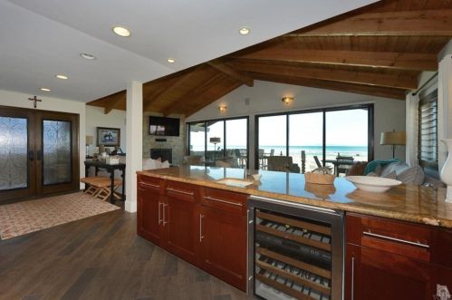 867 Mandalay Bch Rd, Oxnard CA 93035-1078 exterior