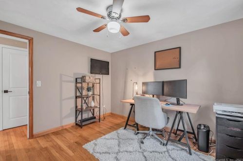 6 Stardust Dr, Enfield CT 06082-5722 exterior