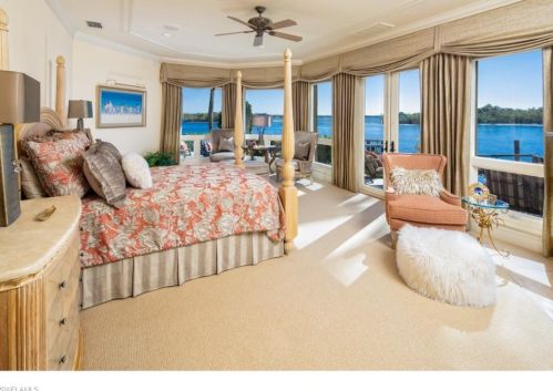 990 Admiralty Parade, Naples FL 34102-7873 exterior