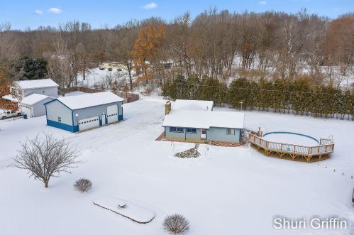 11470 Bluewater Hwy, Lowell MI 49331-9220 exterior